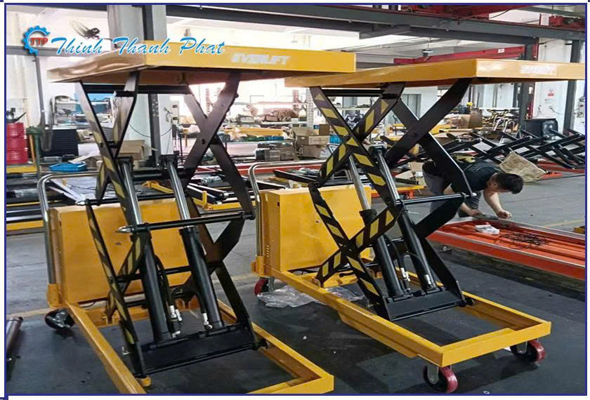 Ban-nang-thuy-luc-acquy