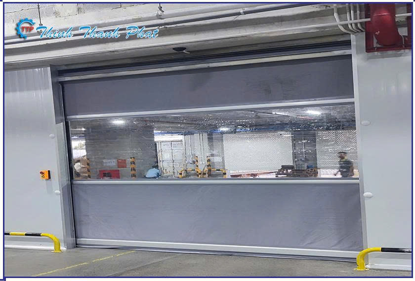 cua-cuon-nhanh-cho-kho-lanh