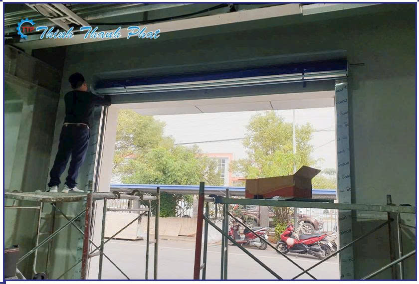 cua-cuon-nhanh-pvc-toc-do-cao