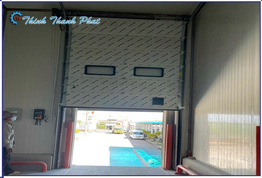 cua-truot-tran-cho-phong-sach