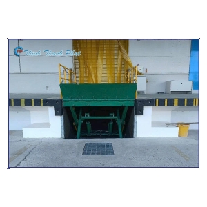 BÀN NÂNG CỬA XUẤT HÀNG CONTAINER