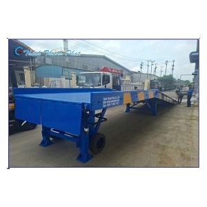 CẦU LÊN CONTAINER DI ĐỘNG