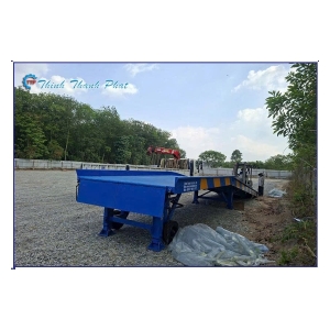 CẦU XE NÂNG: GIẢI PHÁP TỐI ƯU ĐÓNG RÚT HÀNG TỪ CONTAINER
